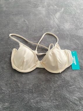 Sports Illustrated Cream Underwire Bikini Top Size Small NWT